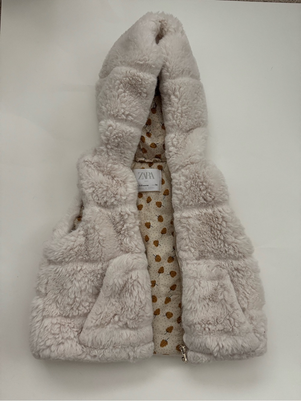 Zara baby Cream Faux Fur Hooded Vest 6-9 months